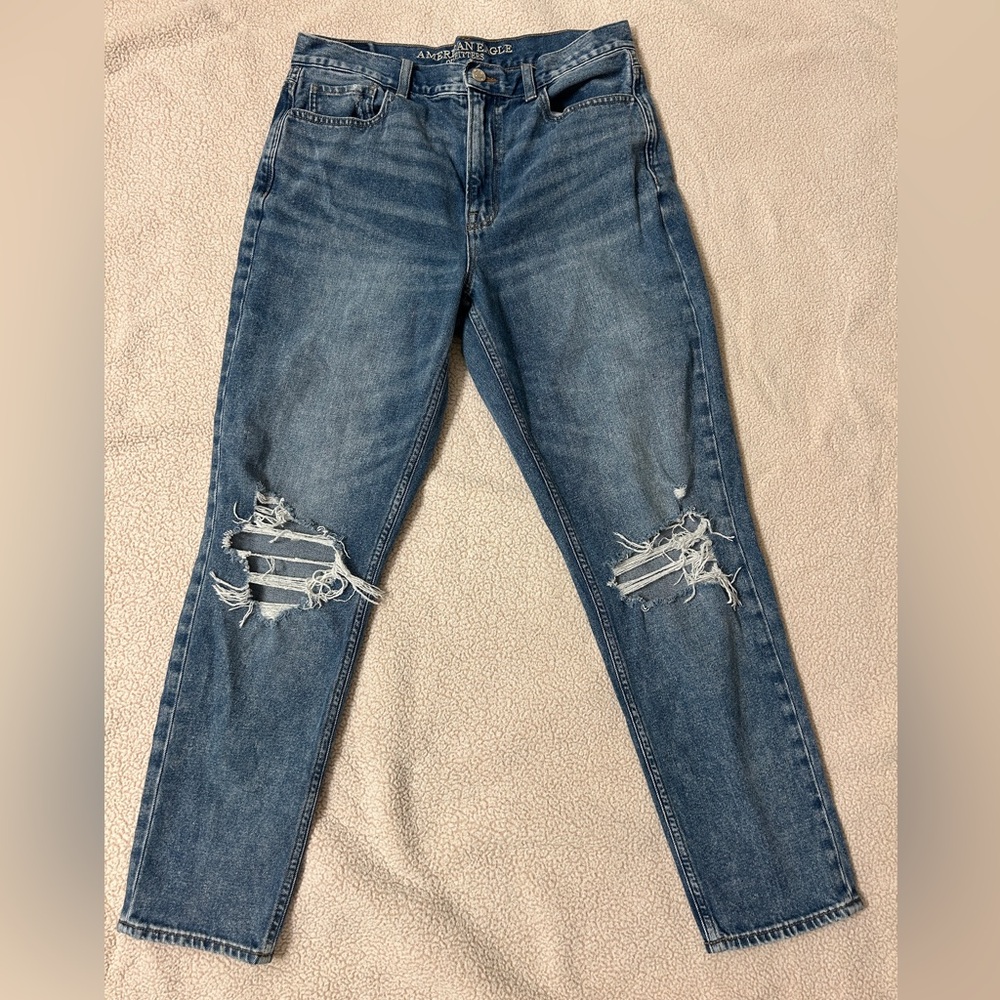 American Eagle Outfitters Mom Jean